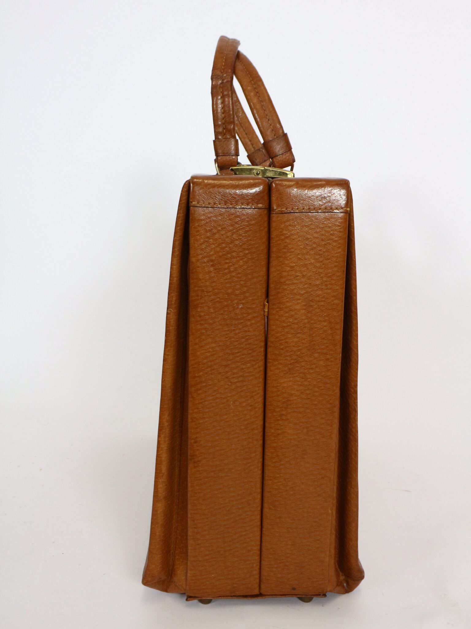 Set three vintage leather suitcases