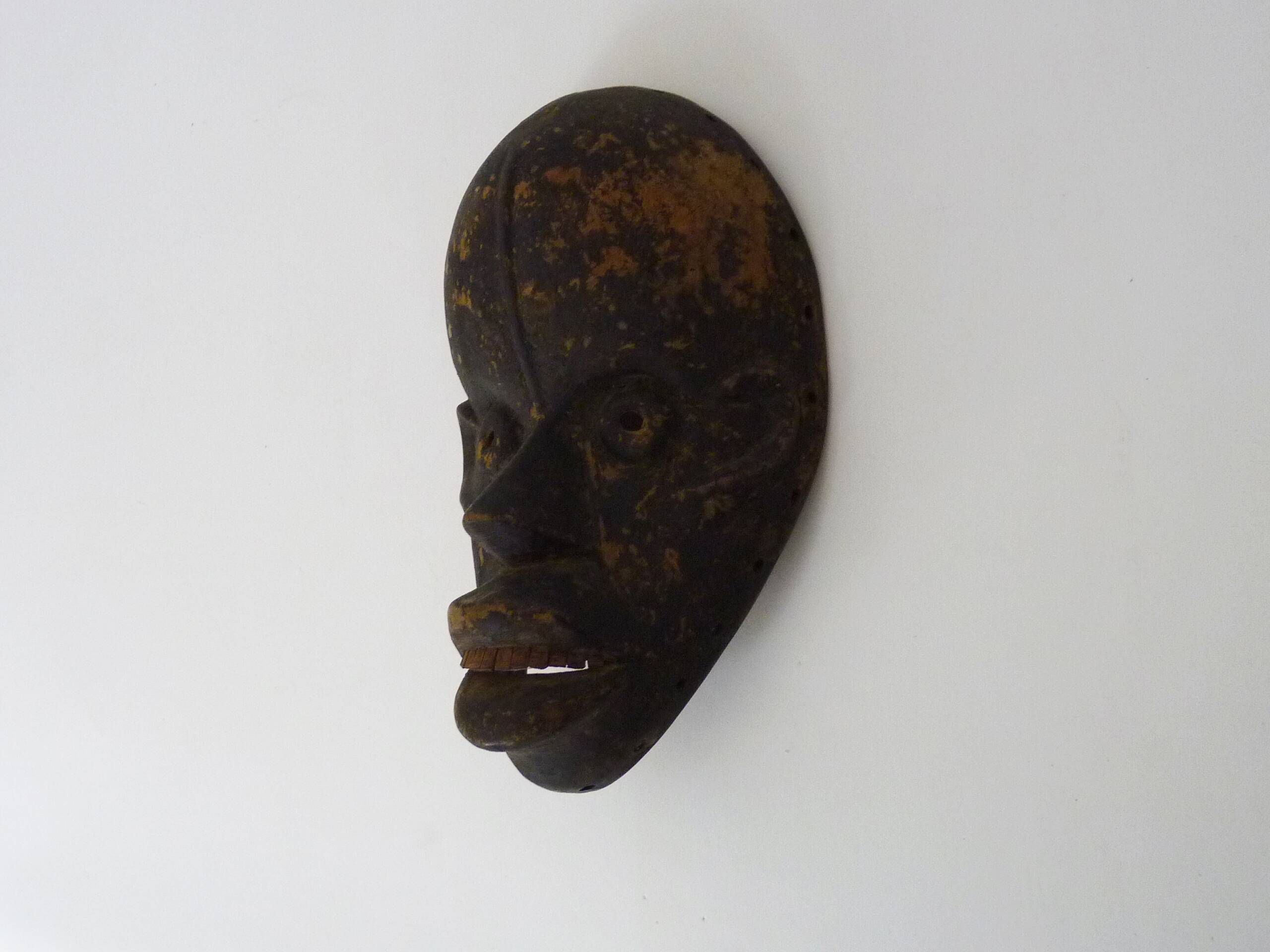 Ancien masque dan de côte d'ivoire afrique art tribal africain. années 60
