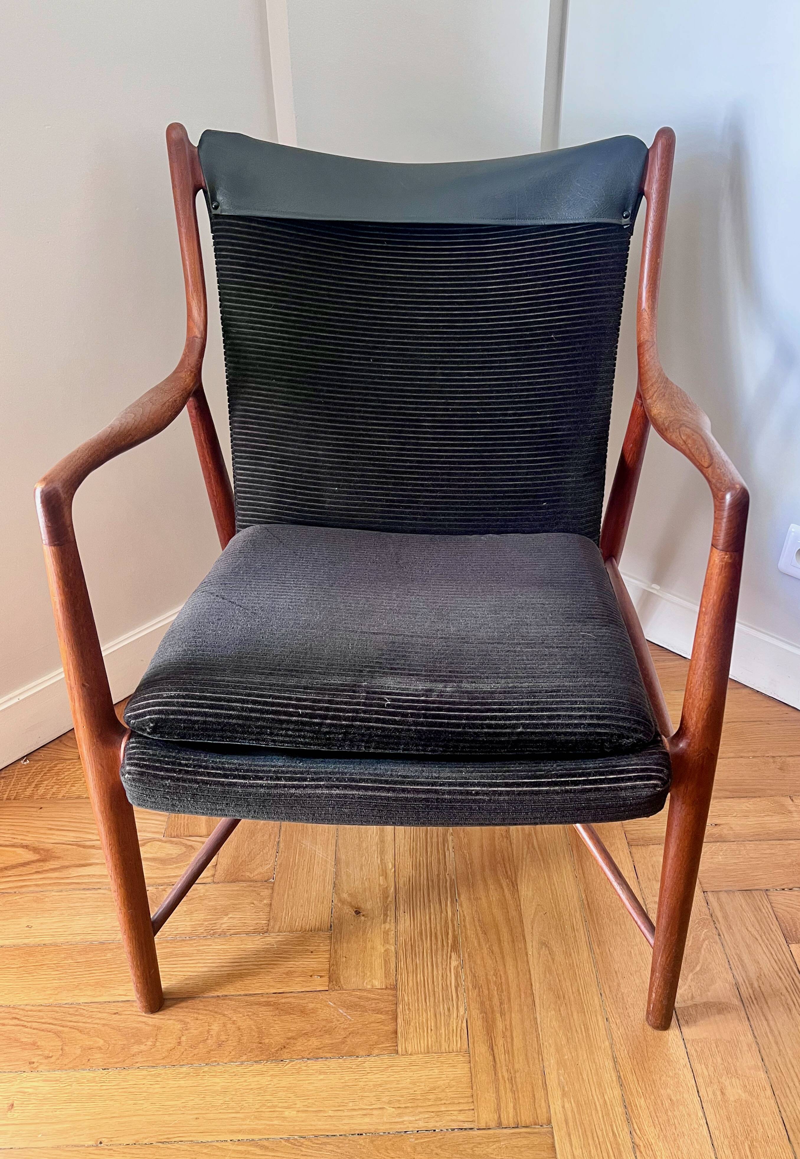 Armchair model "FJ 45" by Finn Juhl (1912-1989) designed in 1945