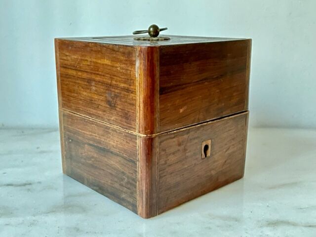 Boite à bijoux en bois de palissandre XIXème siècle