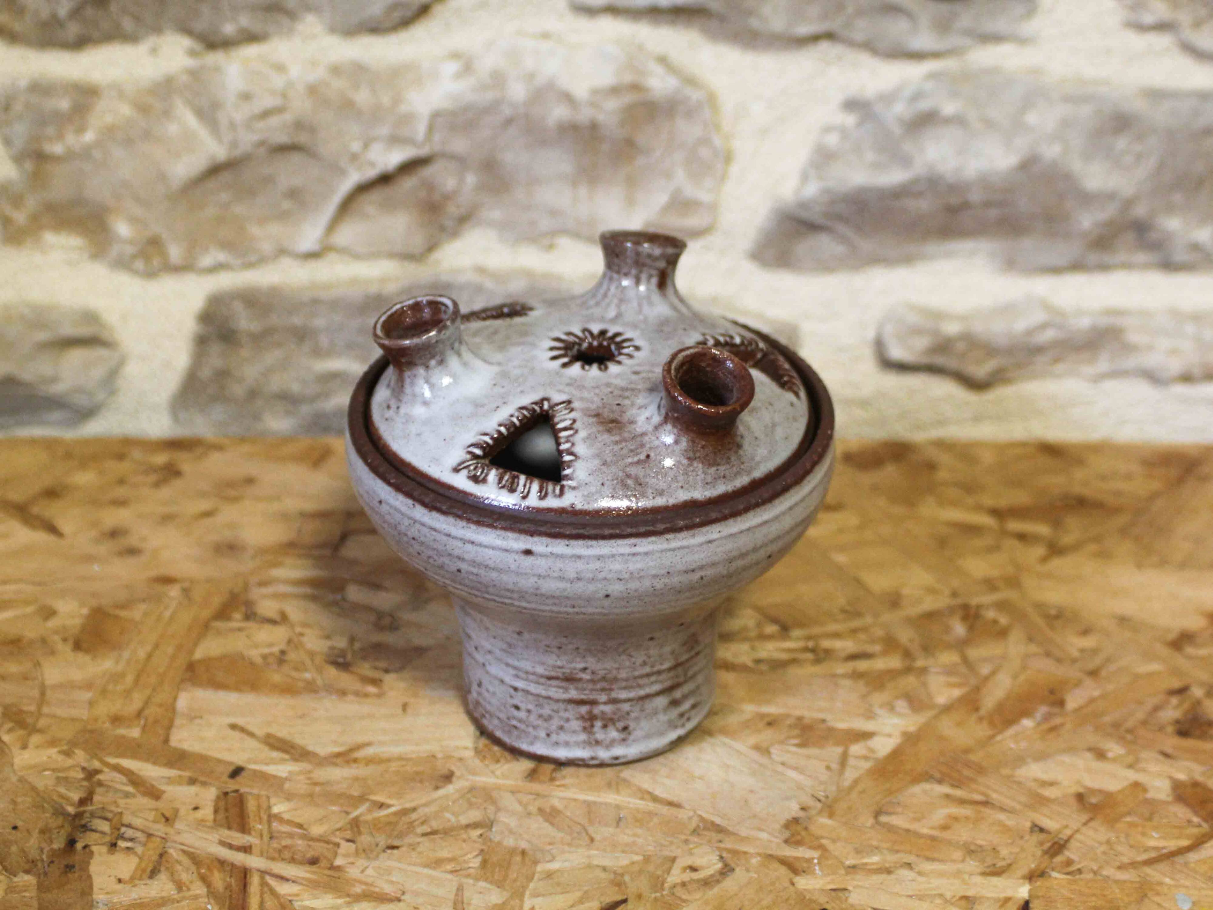 Ceramic flower pick Jeanne and Norbert Pierlot