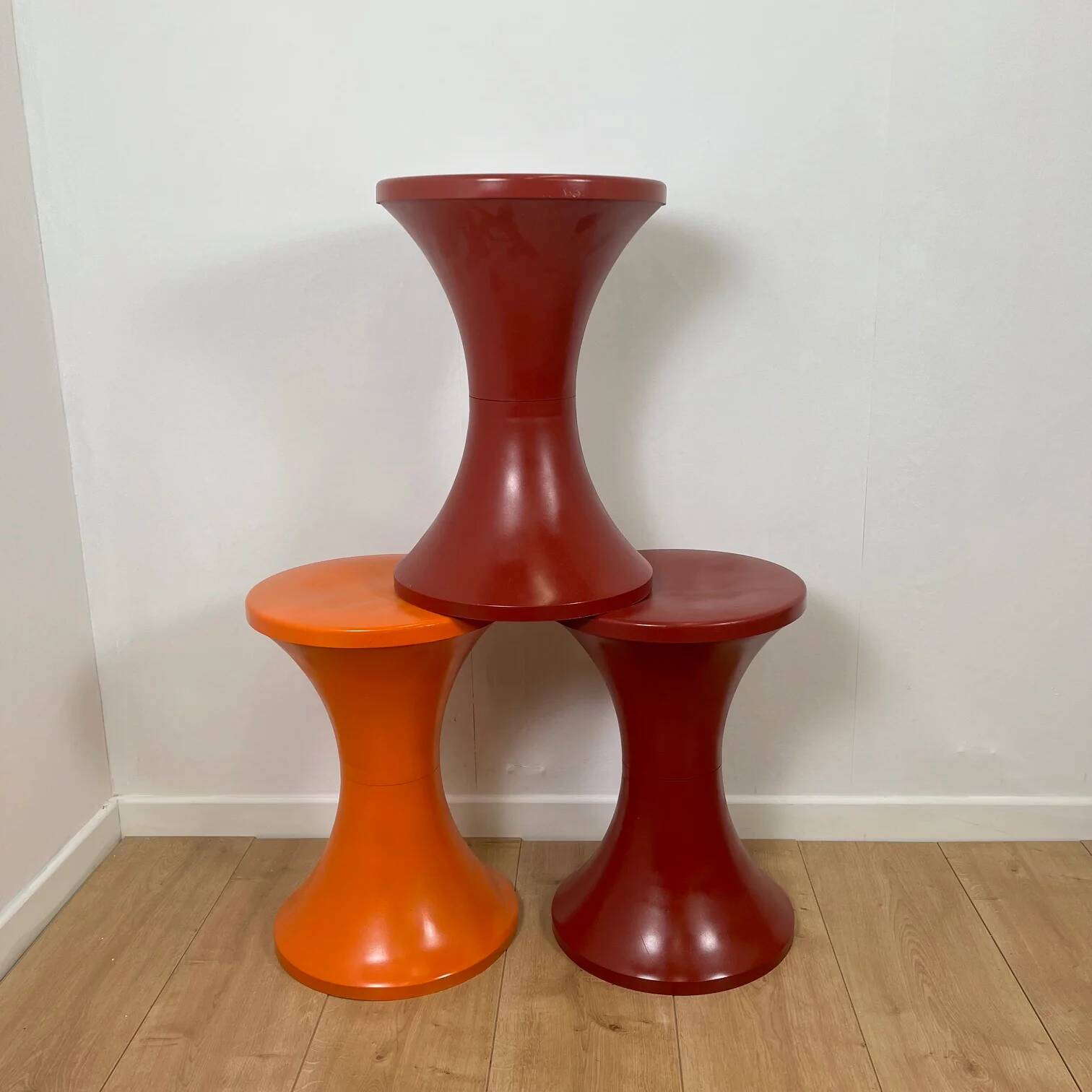 Tam-tam stamp orange stool