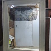 Miroir en étain originaire d'Espagne 76x101cm