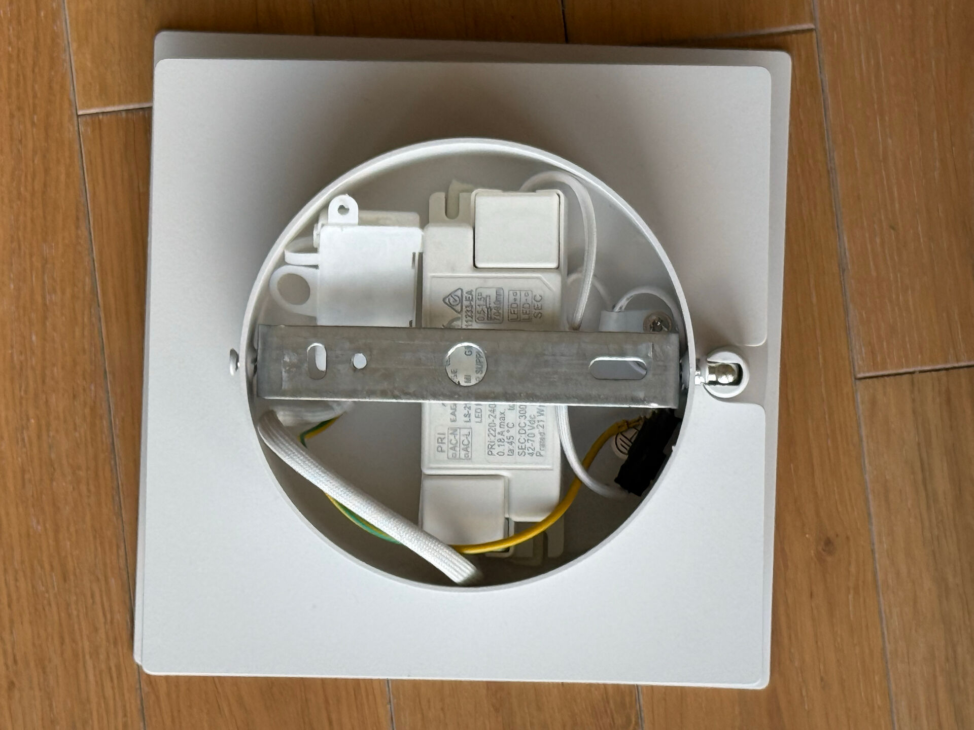 Dalia M8114 wall light by Mantra – White aluminium – Mini design