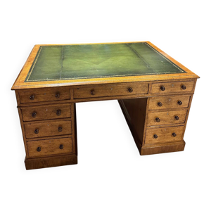 Bureau des partenaires - antique