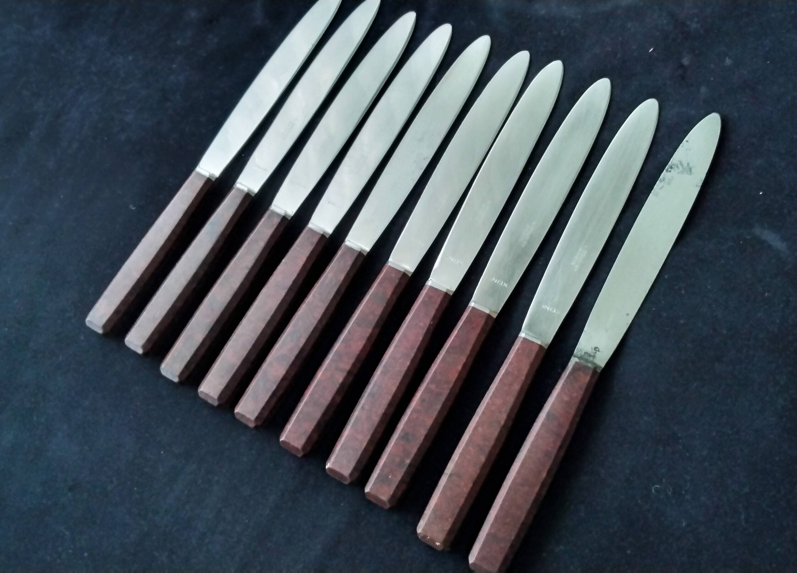 Coffret de 10 couteaux vintage  manches en bakélite brune