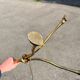 Vintage pied de lampe tripode laiton 1950 sabot de biche lampadaire