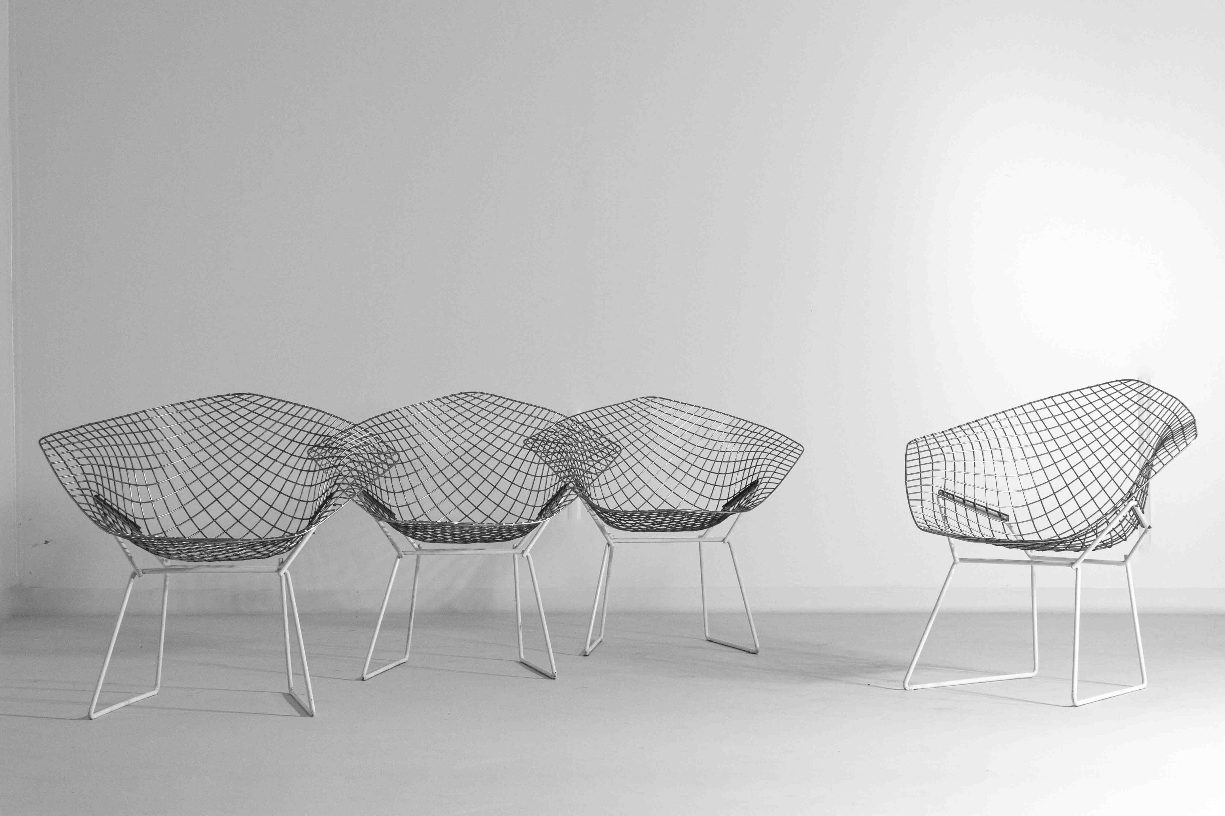 Rare Bertoia diamond chairs with ottoman for Knoll International, 1970s