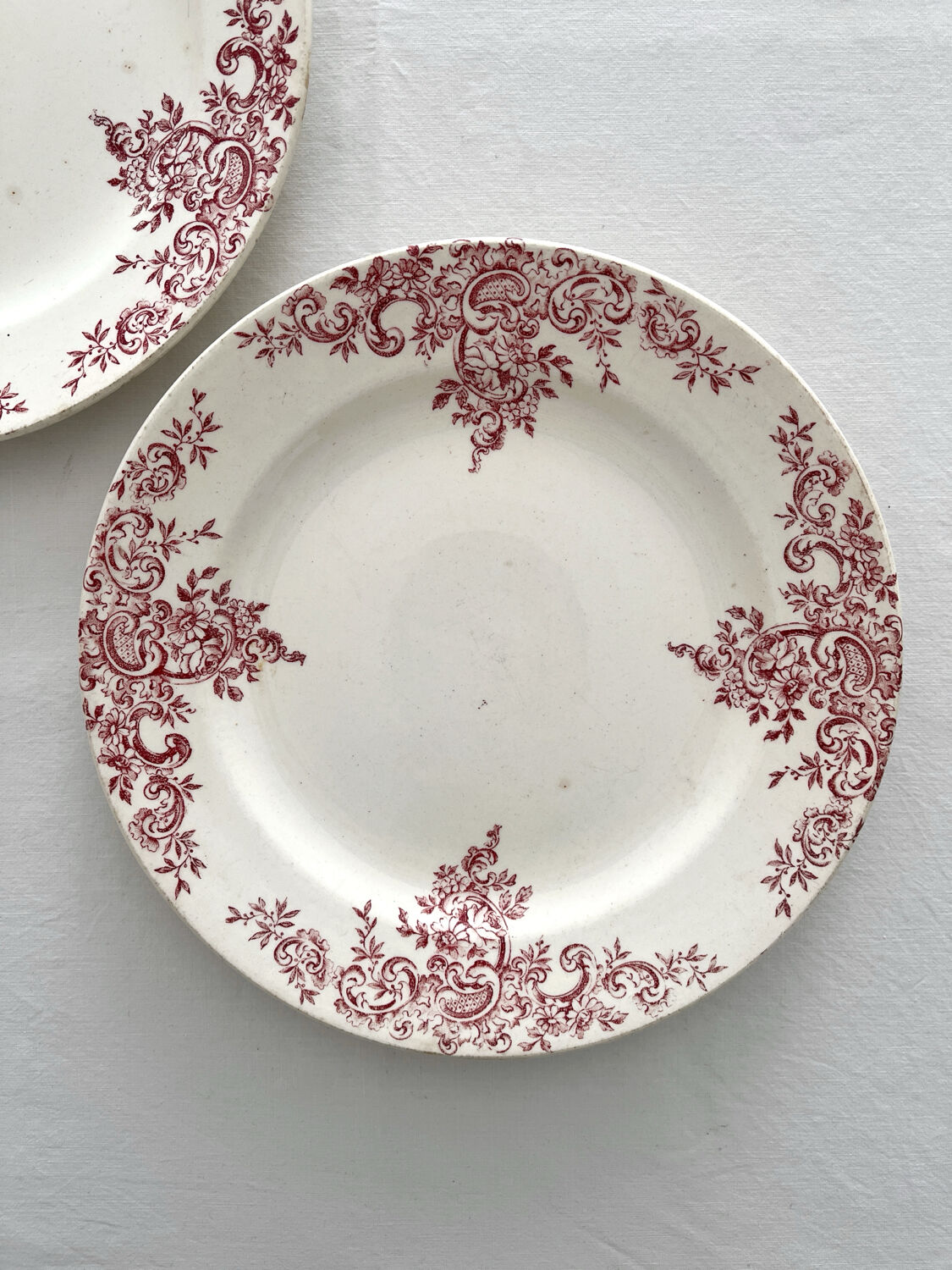2 flat plates made of ironstone "Louis XV" Choisy le Roi