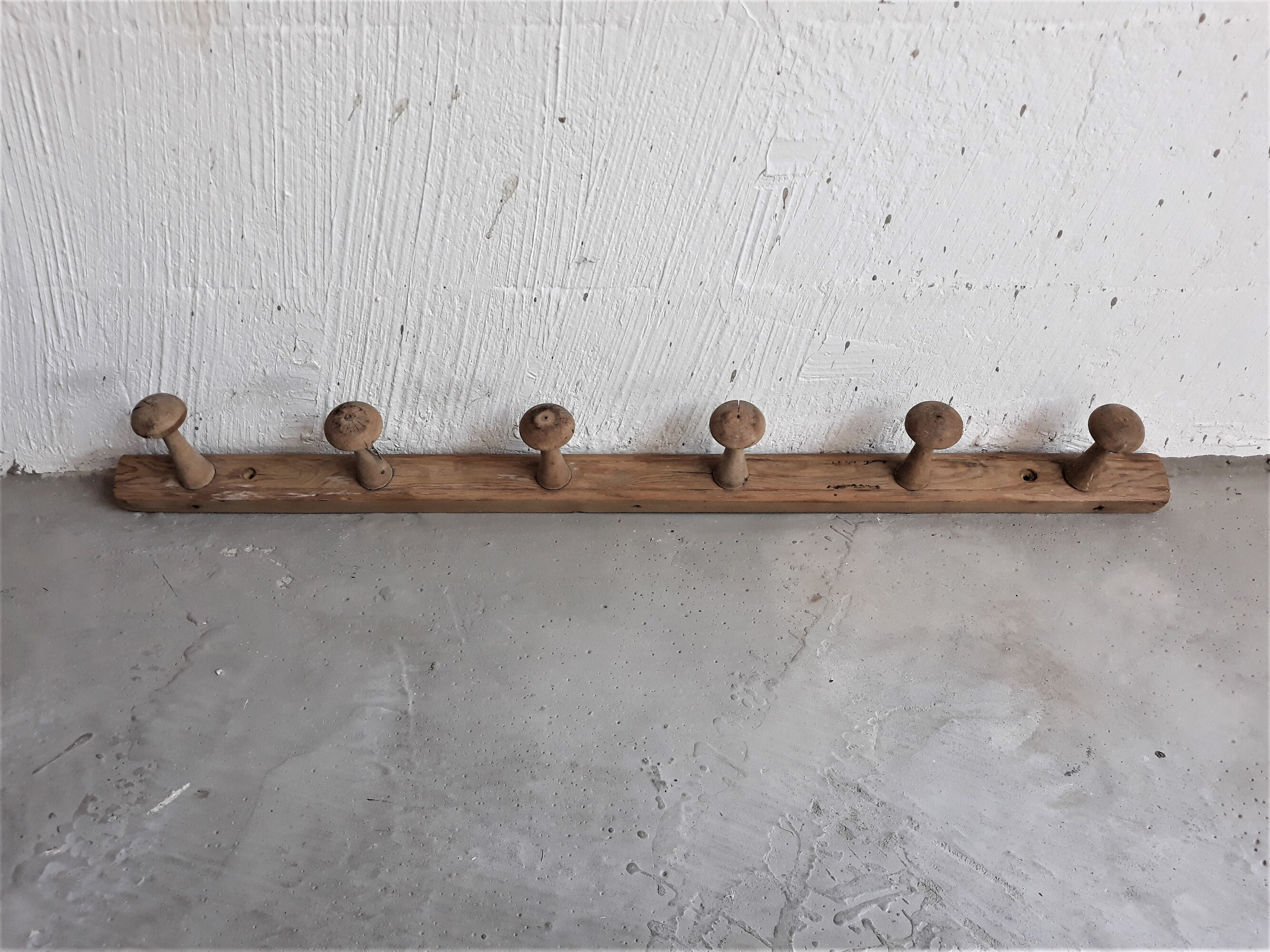Coat holder, 1950
