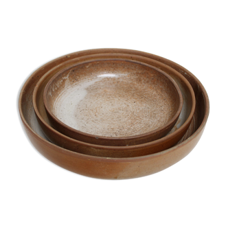 Set of trundle sandstone dishes