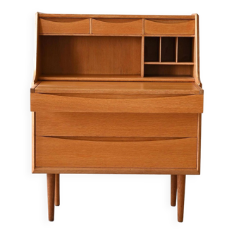 Scandinavian chest of drawers with desk