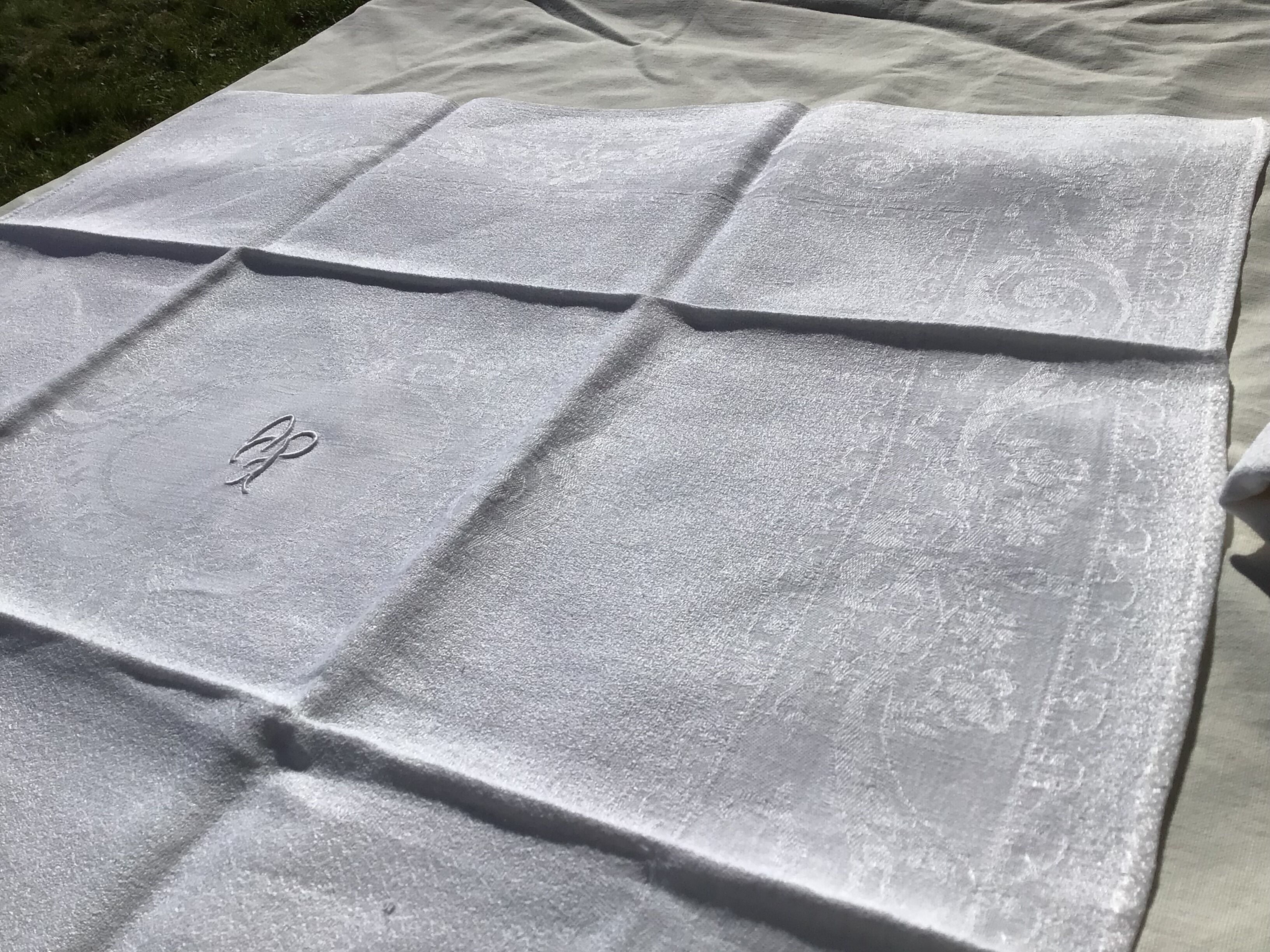 AP embroidered square tablecloth with 6 towels