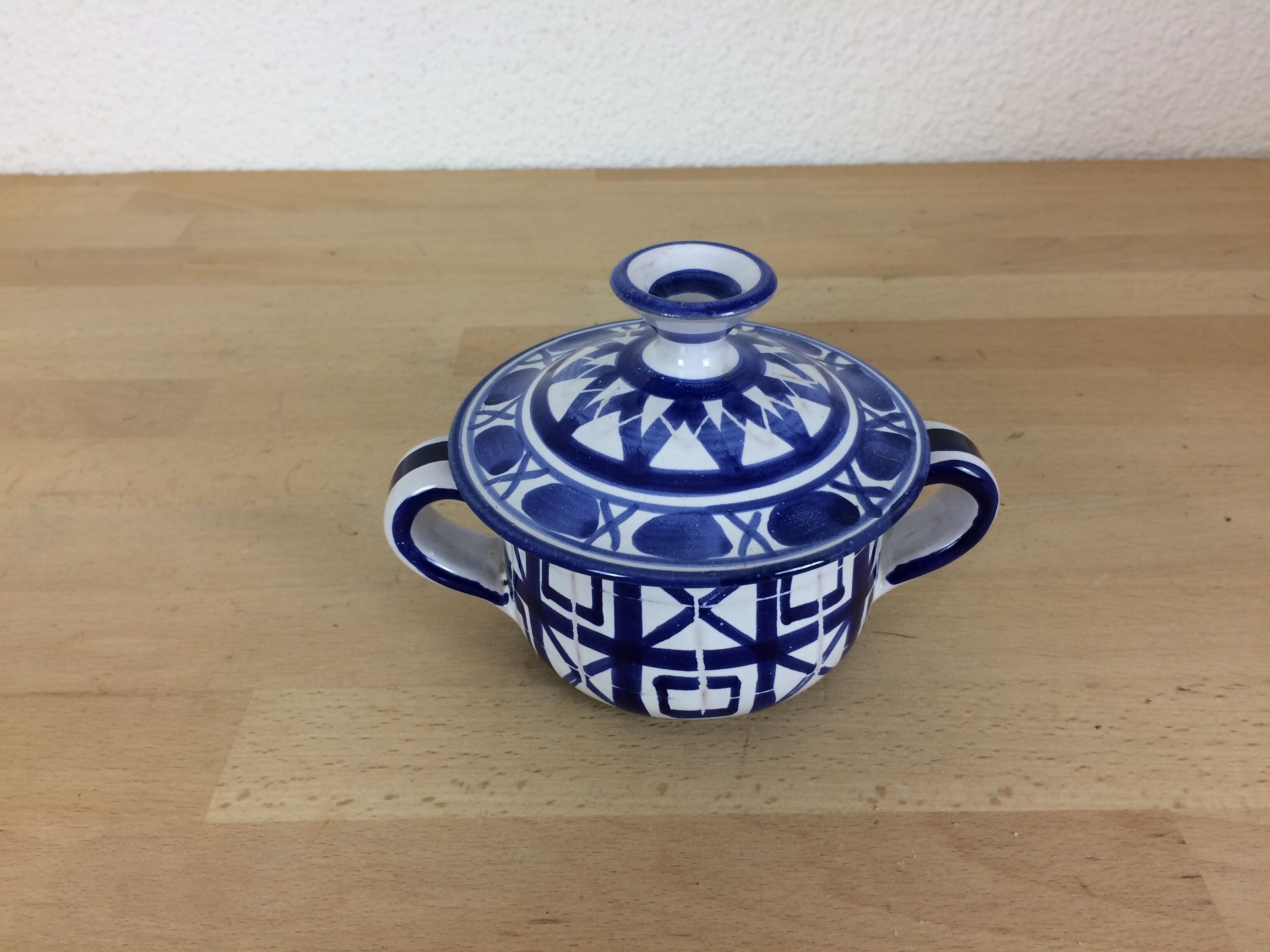 Bonbonnière sucrier Robert Picault, blue ceramic