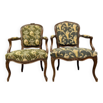 Pendant de fauteuils cabriolets époque Louis XV en bois sculpté 18ème