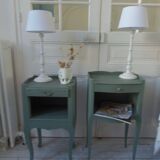 Mismatched vintage bedside tables, 1 drawer, 1 niche sublimated in smoky green.