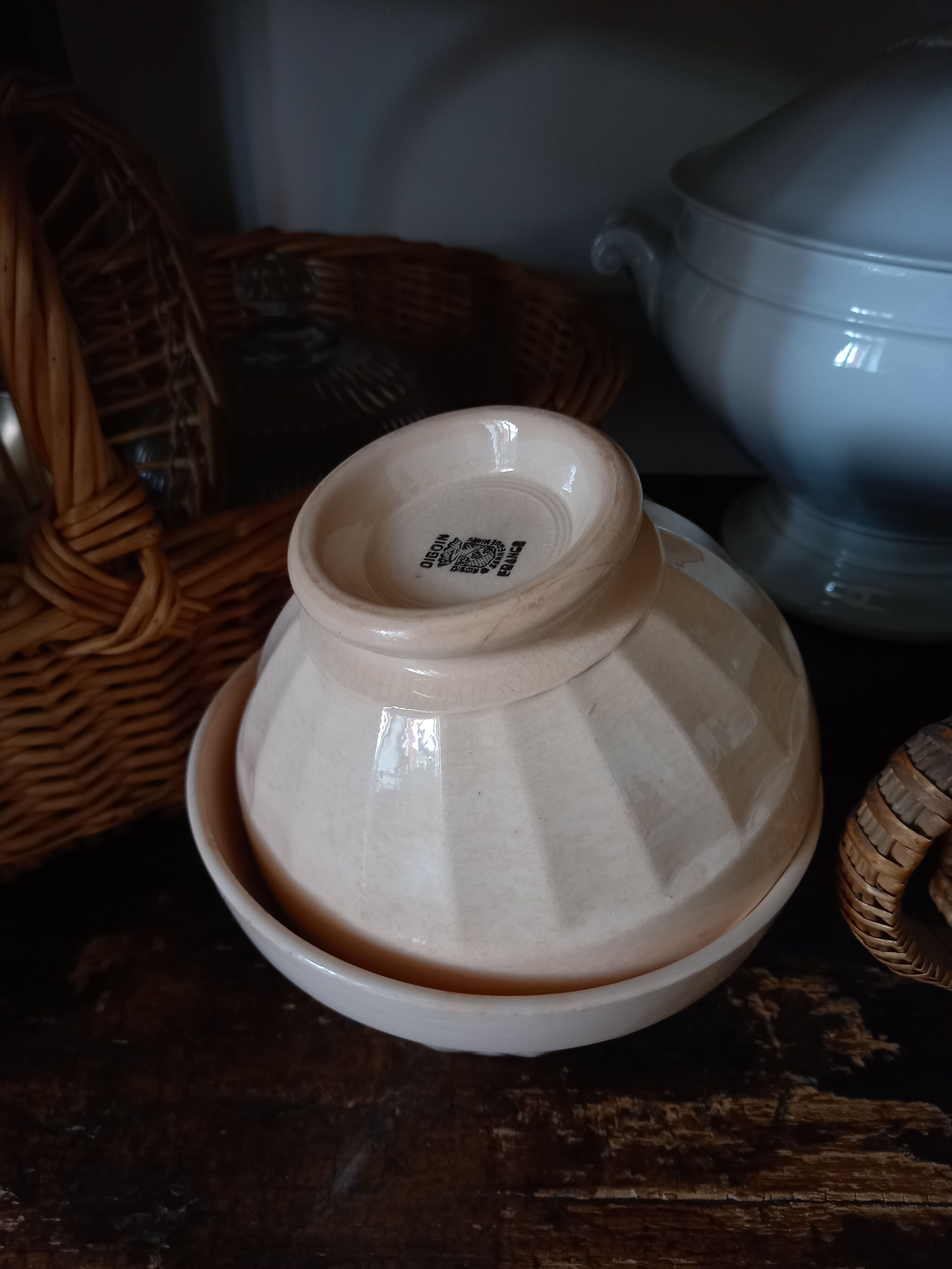 2 bowls Digoin Sarreguemines pink beige