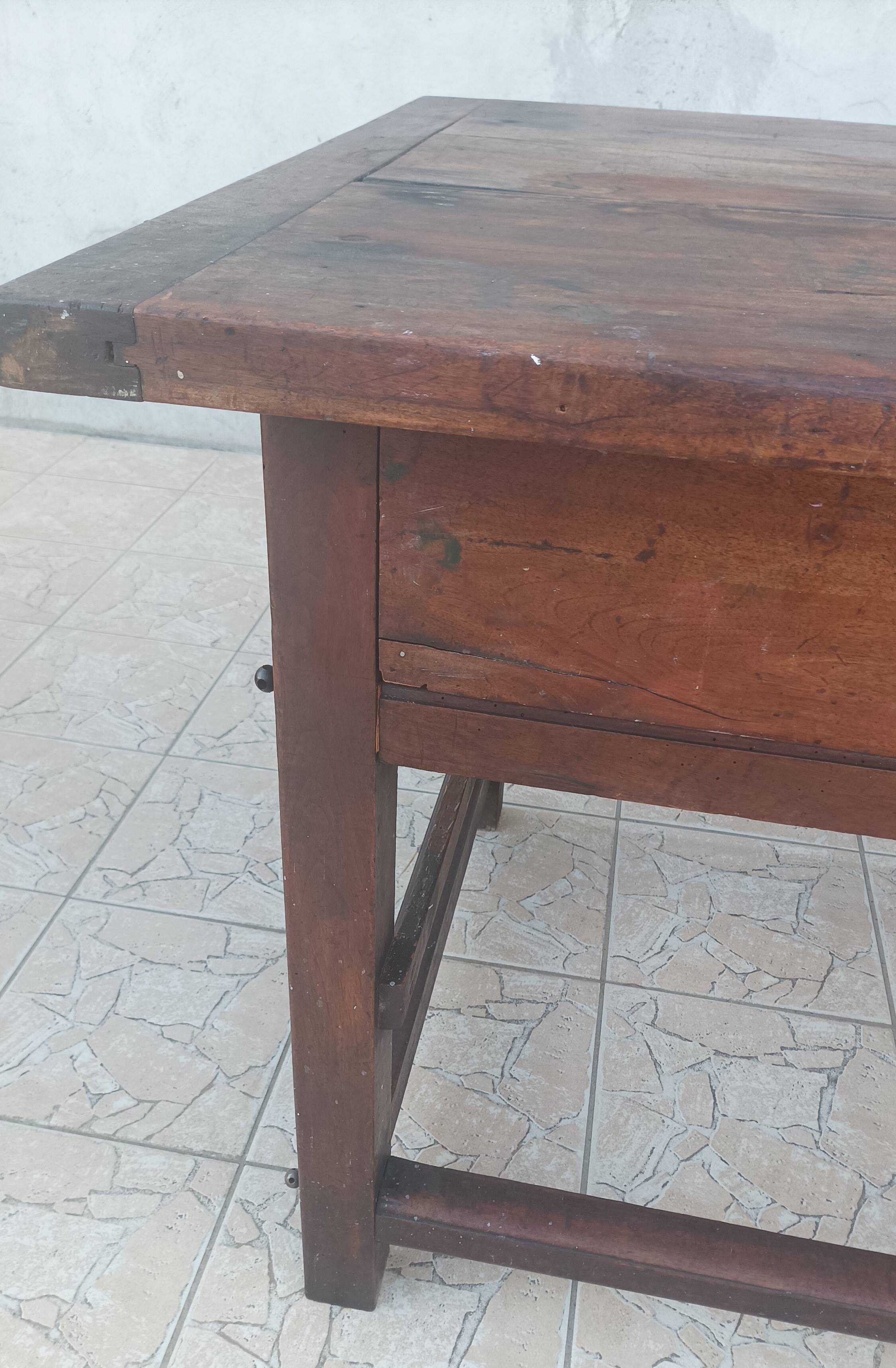 Old central island established trade furniture