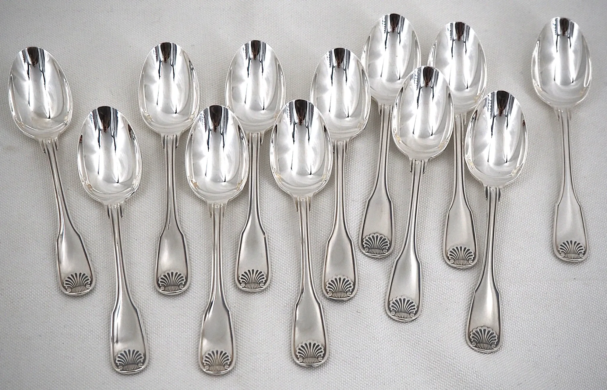 Christofle Vendôme Shell, cutlery set 49 pieces, silver-plated knives.