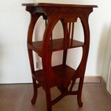 Pedestal table