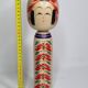 Poupée Kokeshi traditionnelle japonaise signée et numérotée, 31 cm, datée de 1964