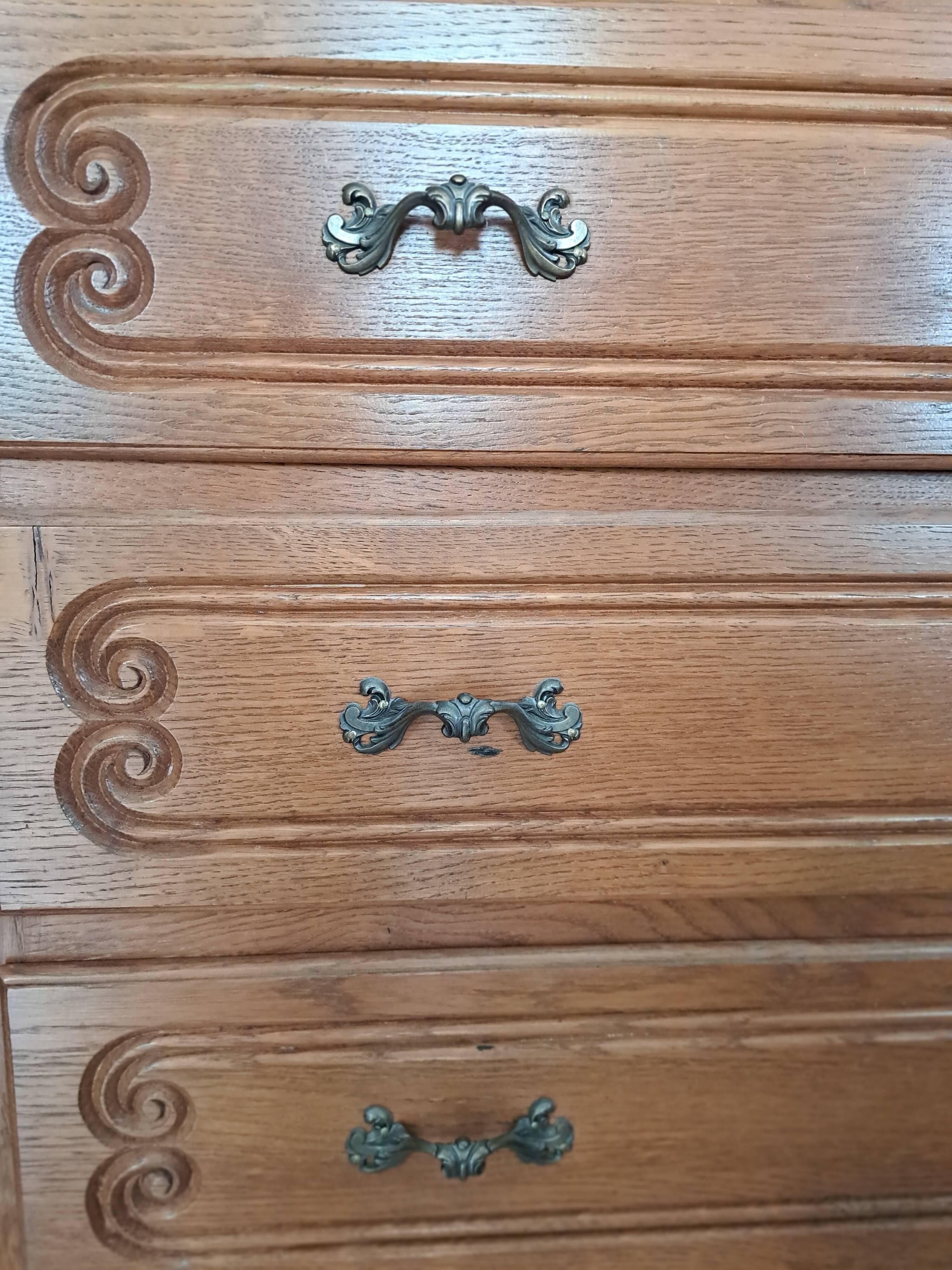 Commode en chêne style Louis xv
