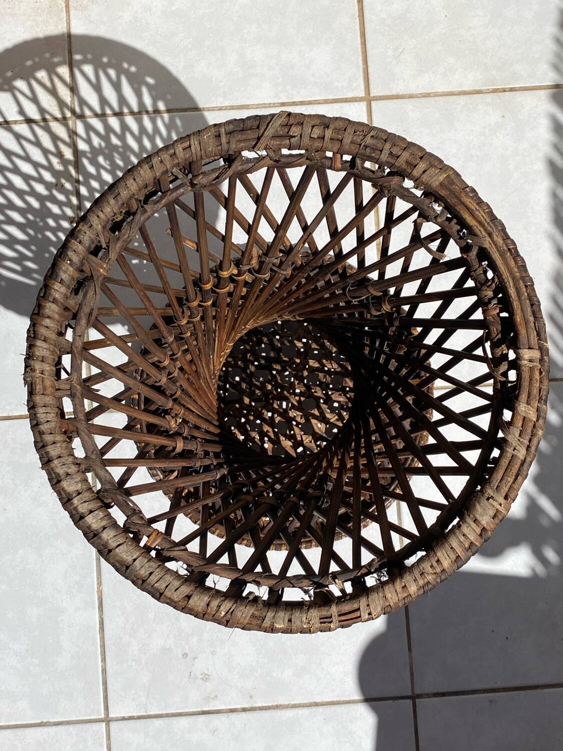 Tamtam type stool in rattan and canework
