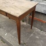 Farm table