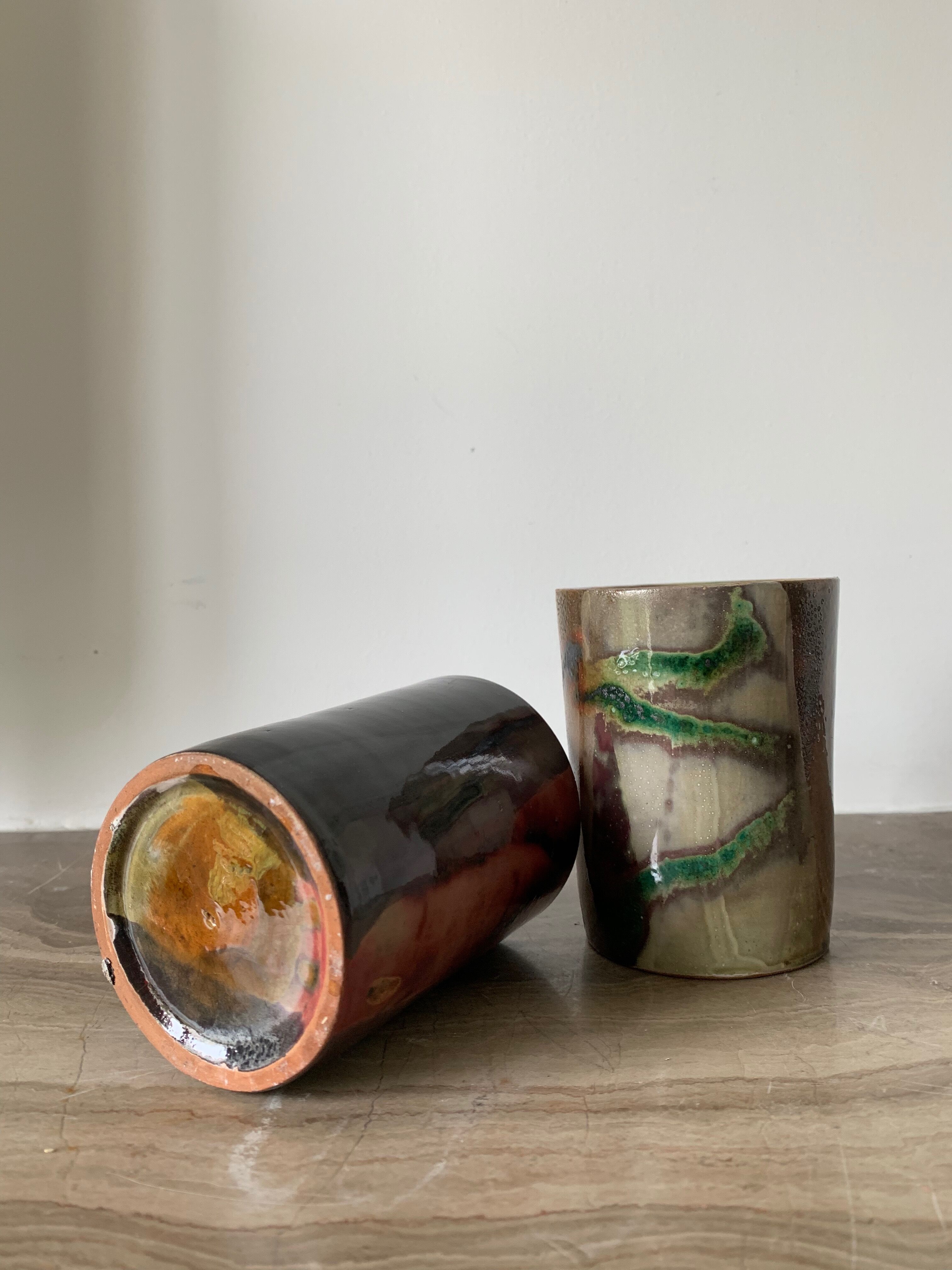 Enamelled ceramic glasses