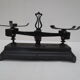Scale old type roberval force 1 kg