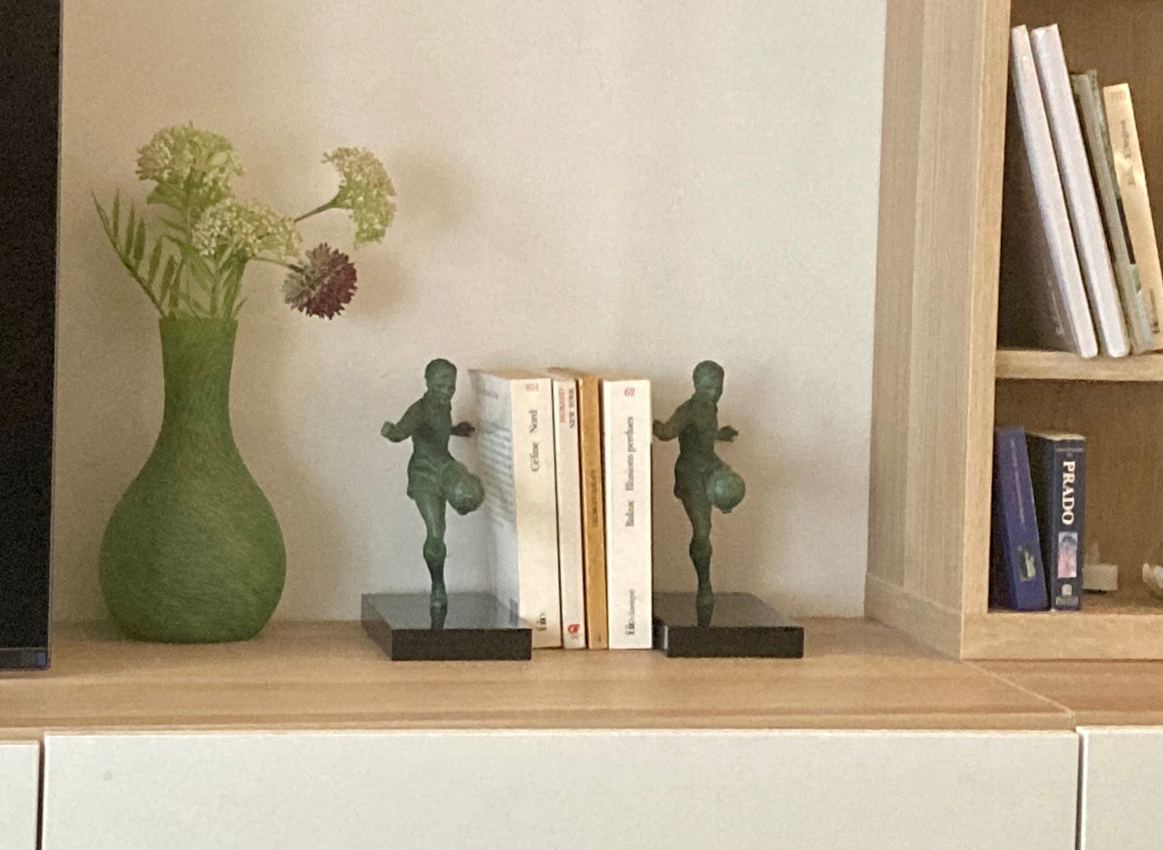 Pair of vintage bookends - Football players - excellent condition
