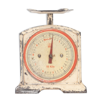 White kitchen scale "Effem"