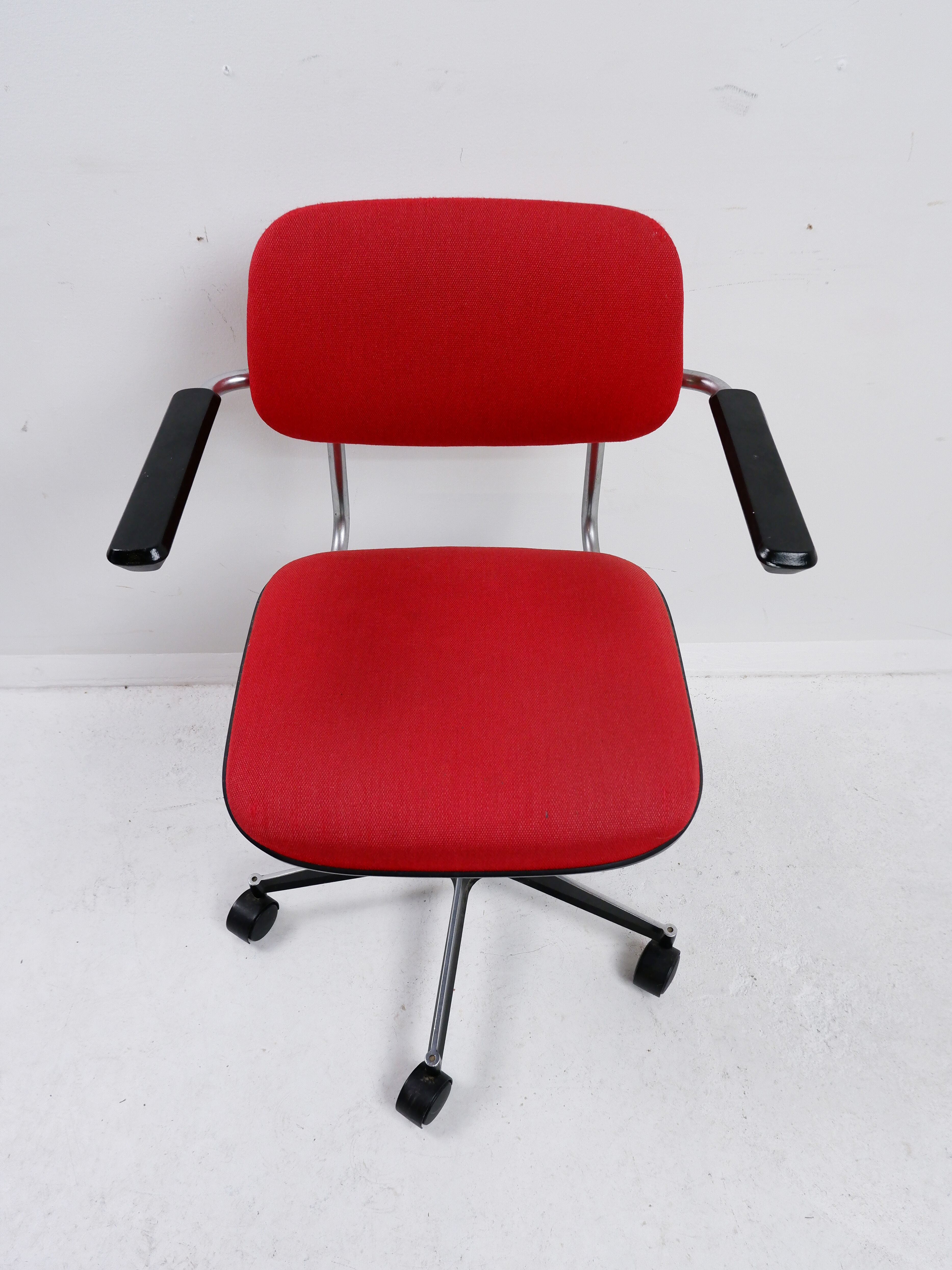 Gispen 1548 desk chair by A. Cordemeyer