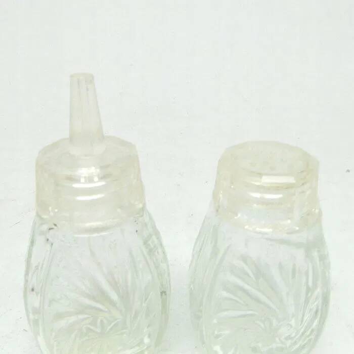I6e salt and pepper shaker new look prl