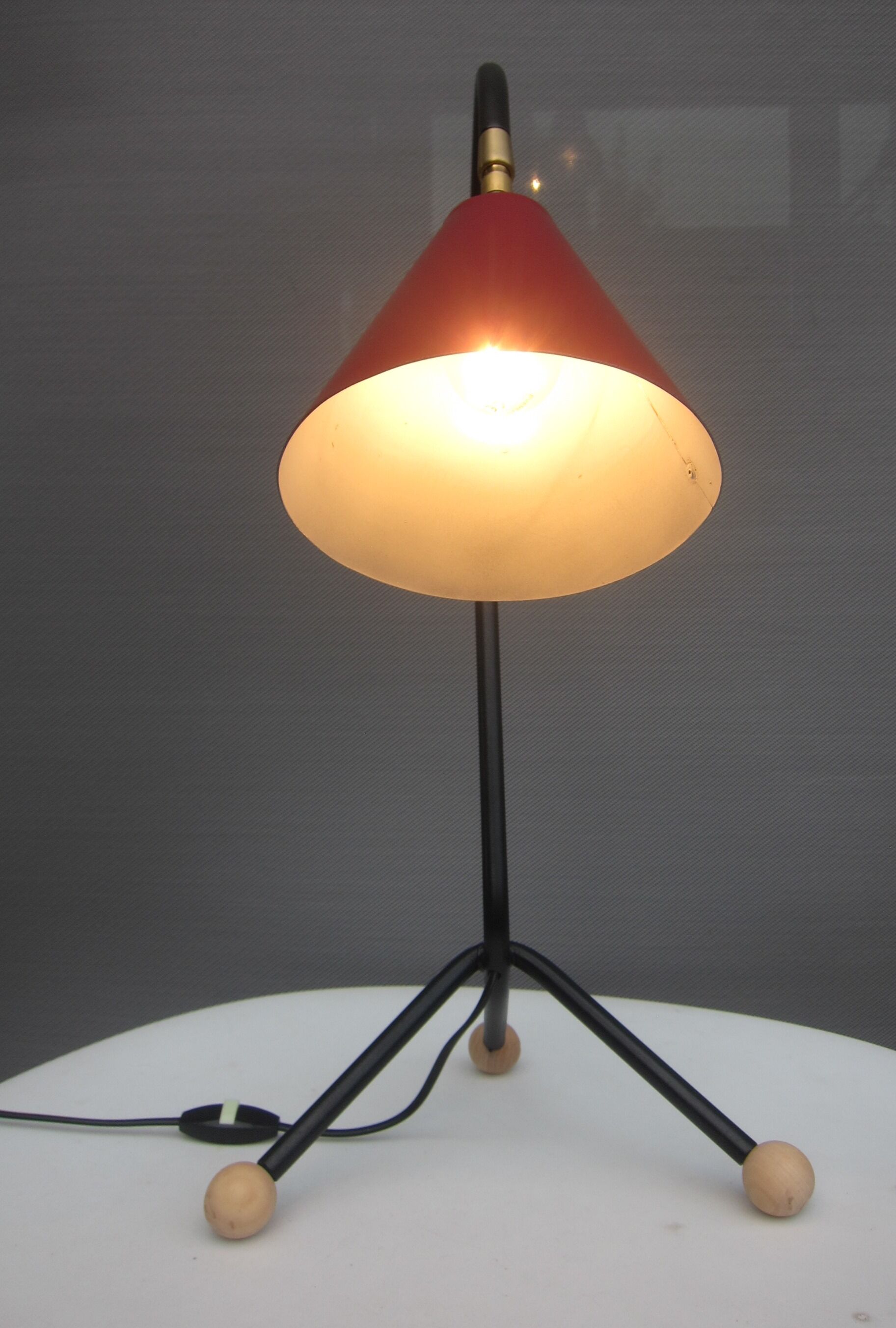 Tripod bedside lamp red Sputnik