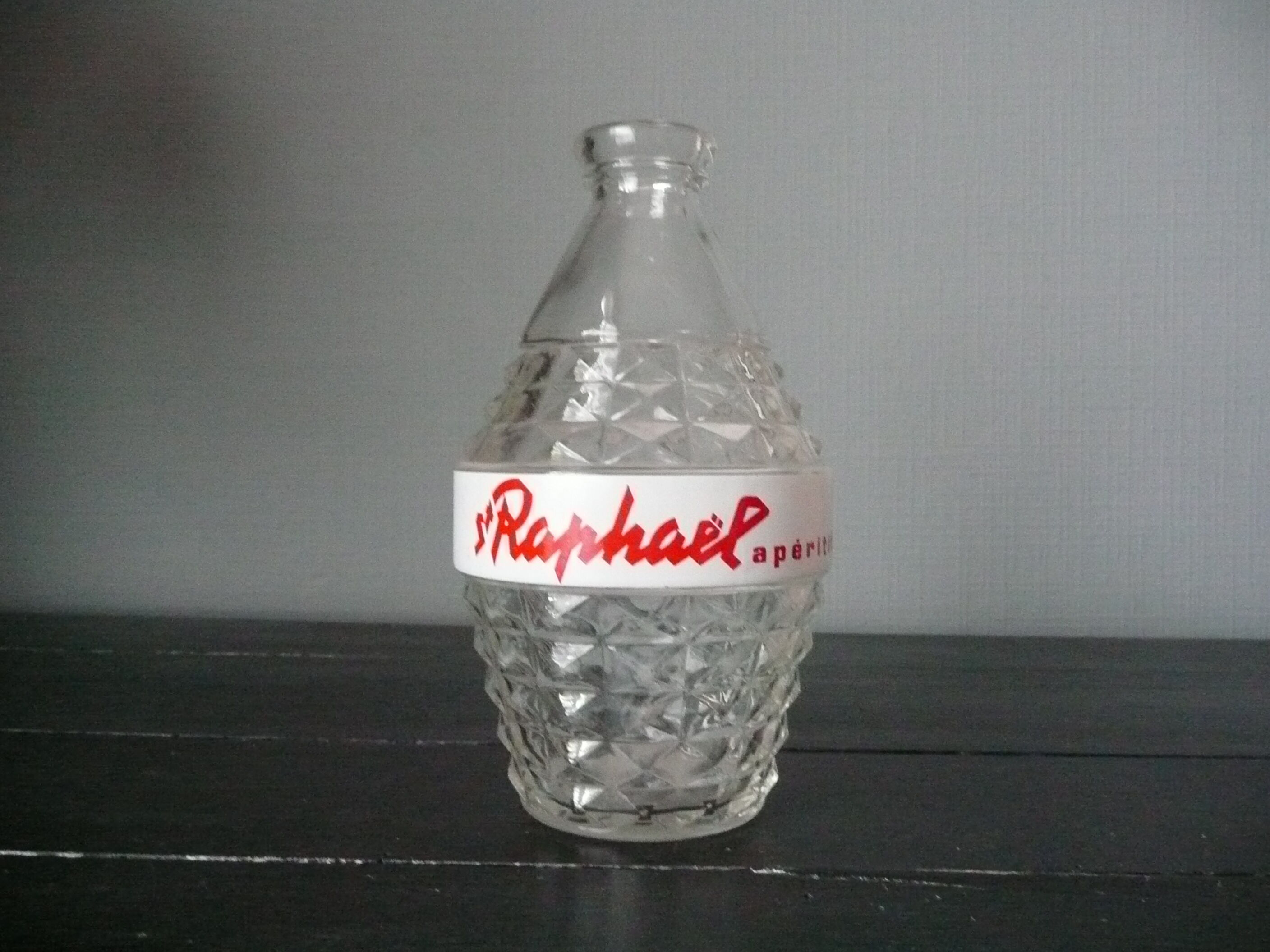 Advertising water decanter