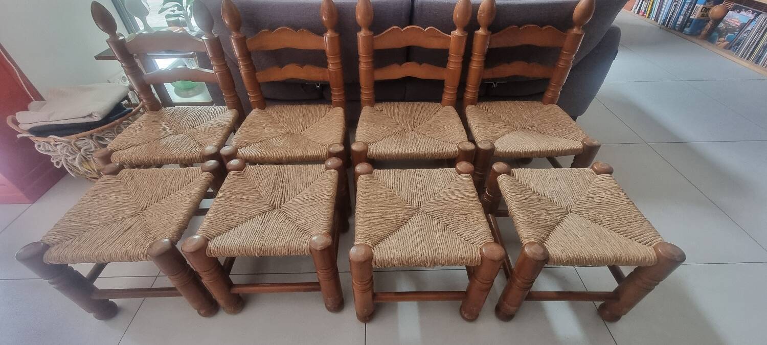 4 chairs and stools, brutalist art, straw and wood