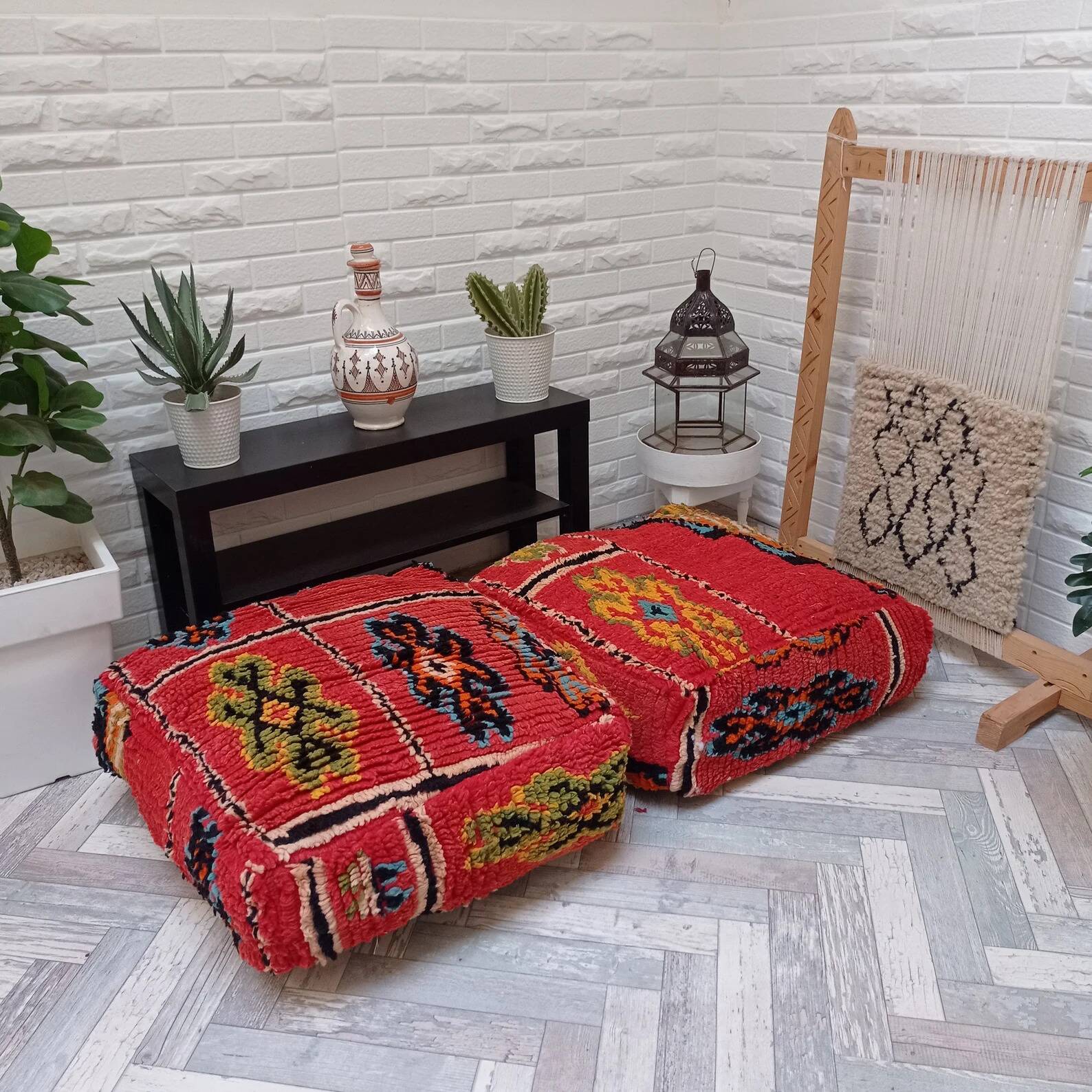 Handmade Berber pouf in wool 60 X 60 X 20 CM