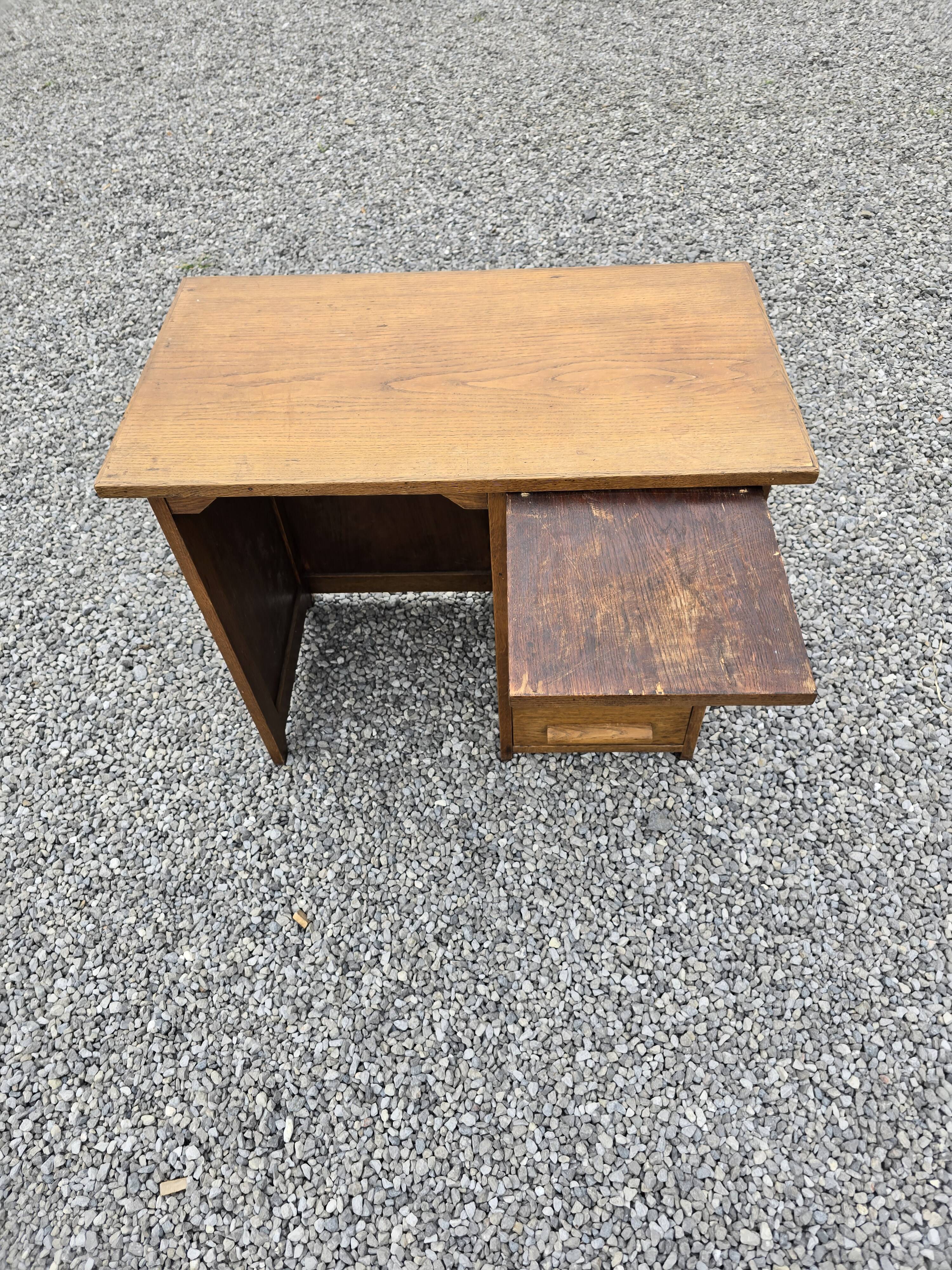 Oak children's desk with drawers