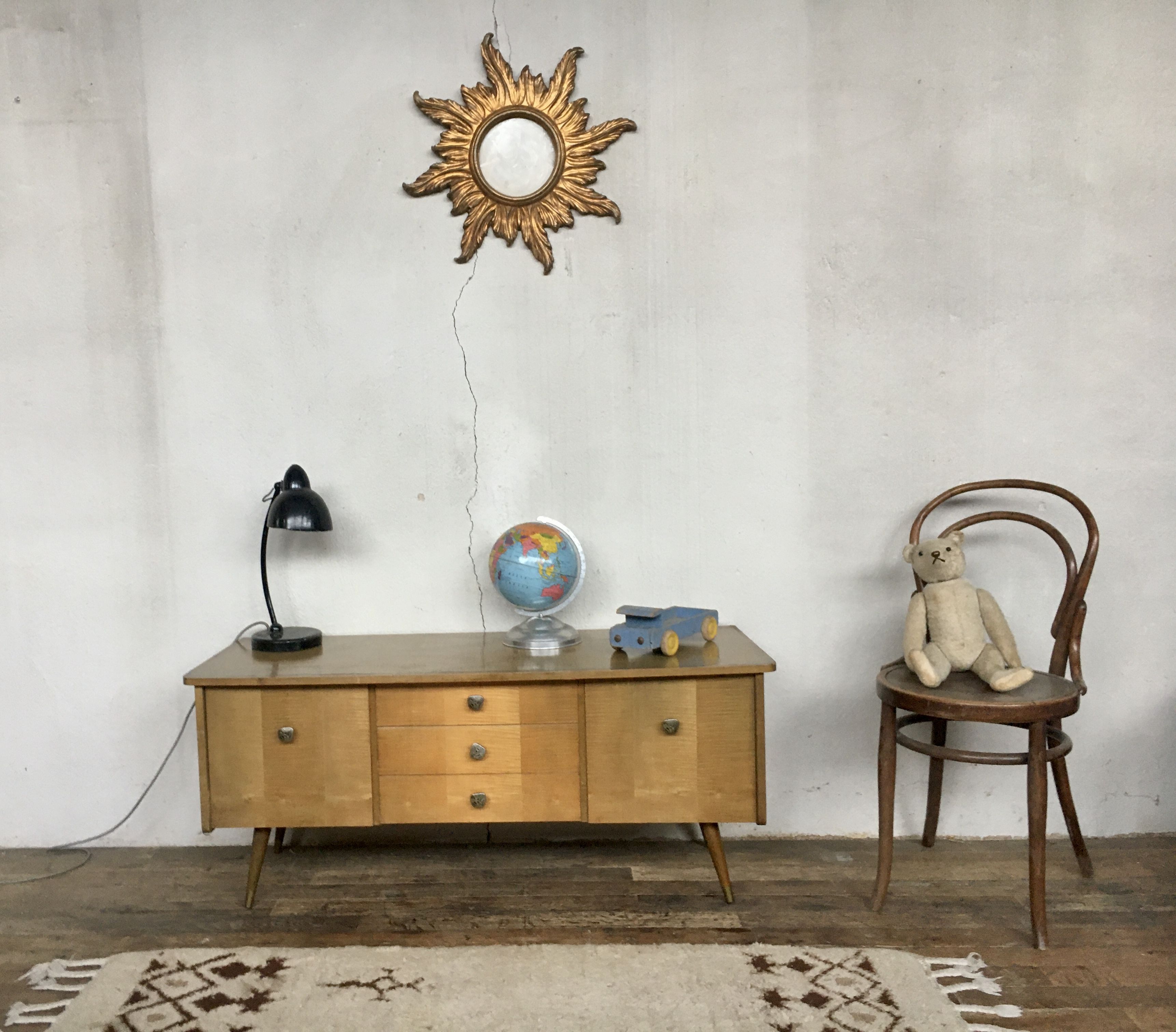 Enfilade furniture tv vintage feet compass Scandinavian style