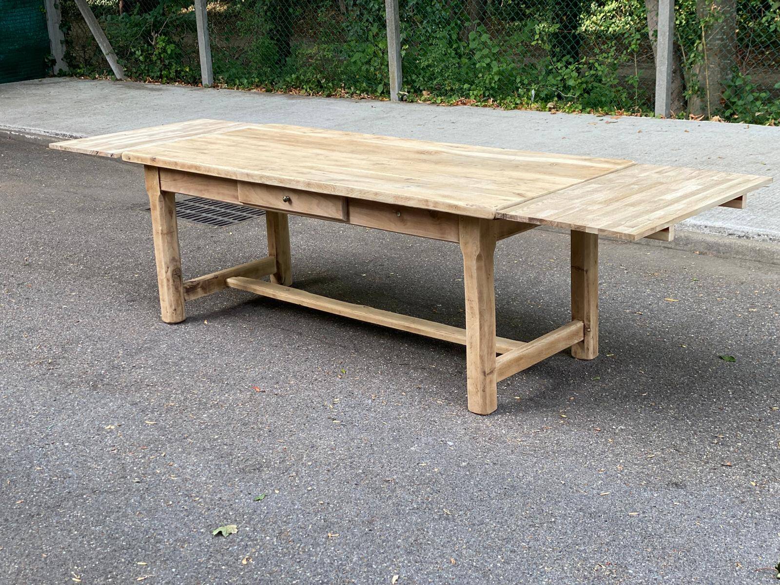 Large extendable farmhouse dining table stripped in solid oak 200-300cm