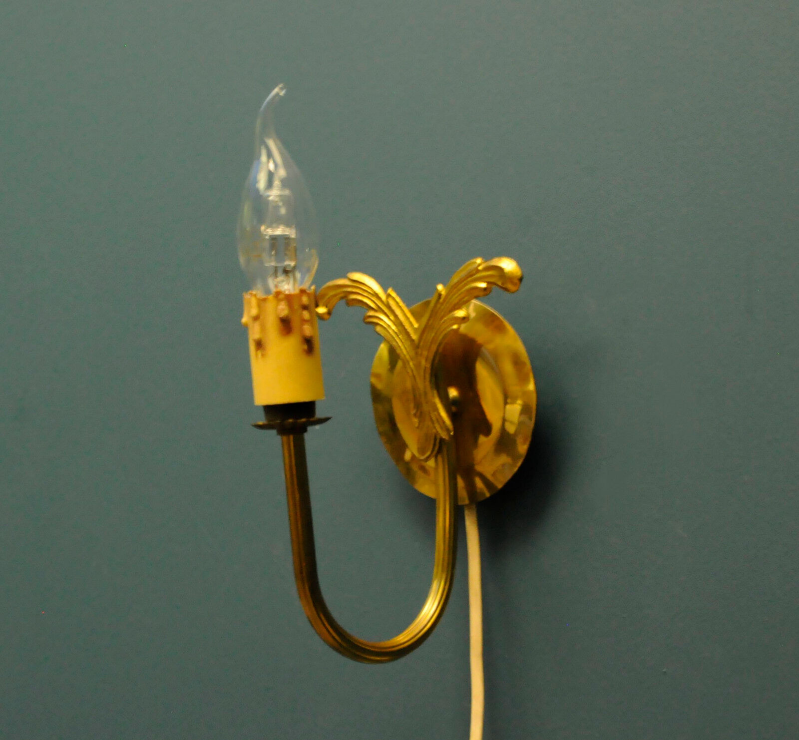 Art nouveau style brass wall lamp