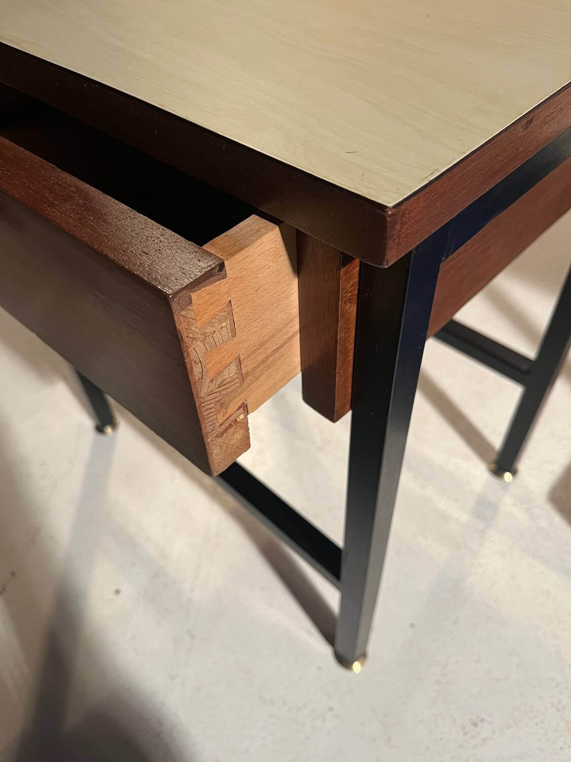 Paire de tables de chevets vintage 1950