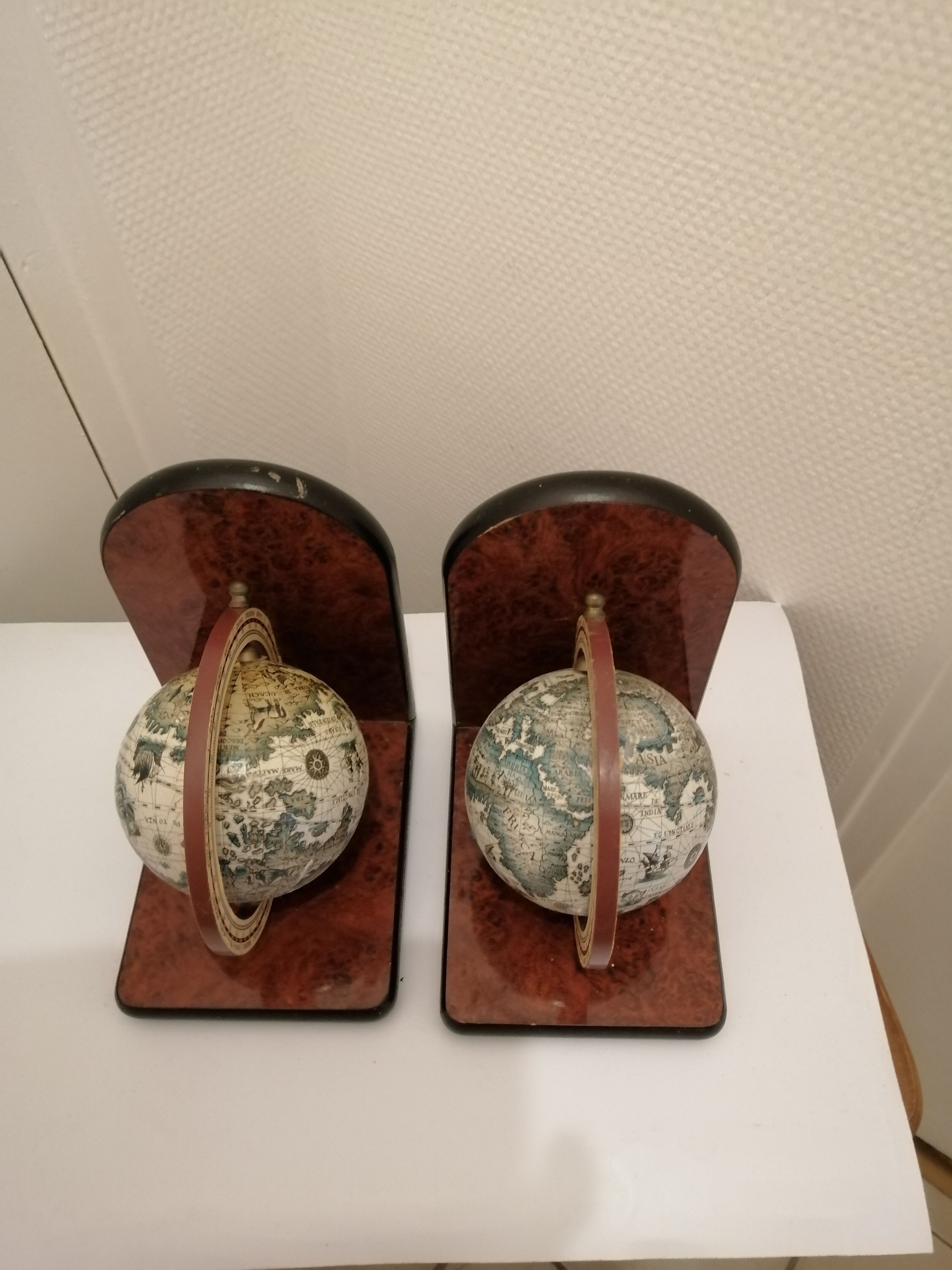 Paire de serre livres globe bois