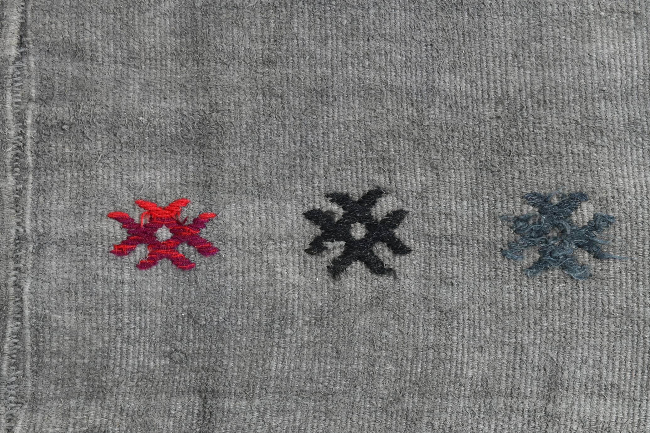 Tapis kilim turc gris et noir de style moderne du milieu du siècle, 190 x 306 cm