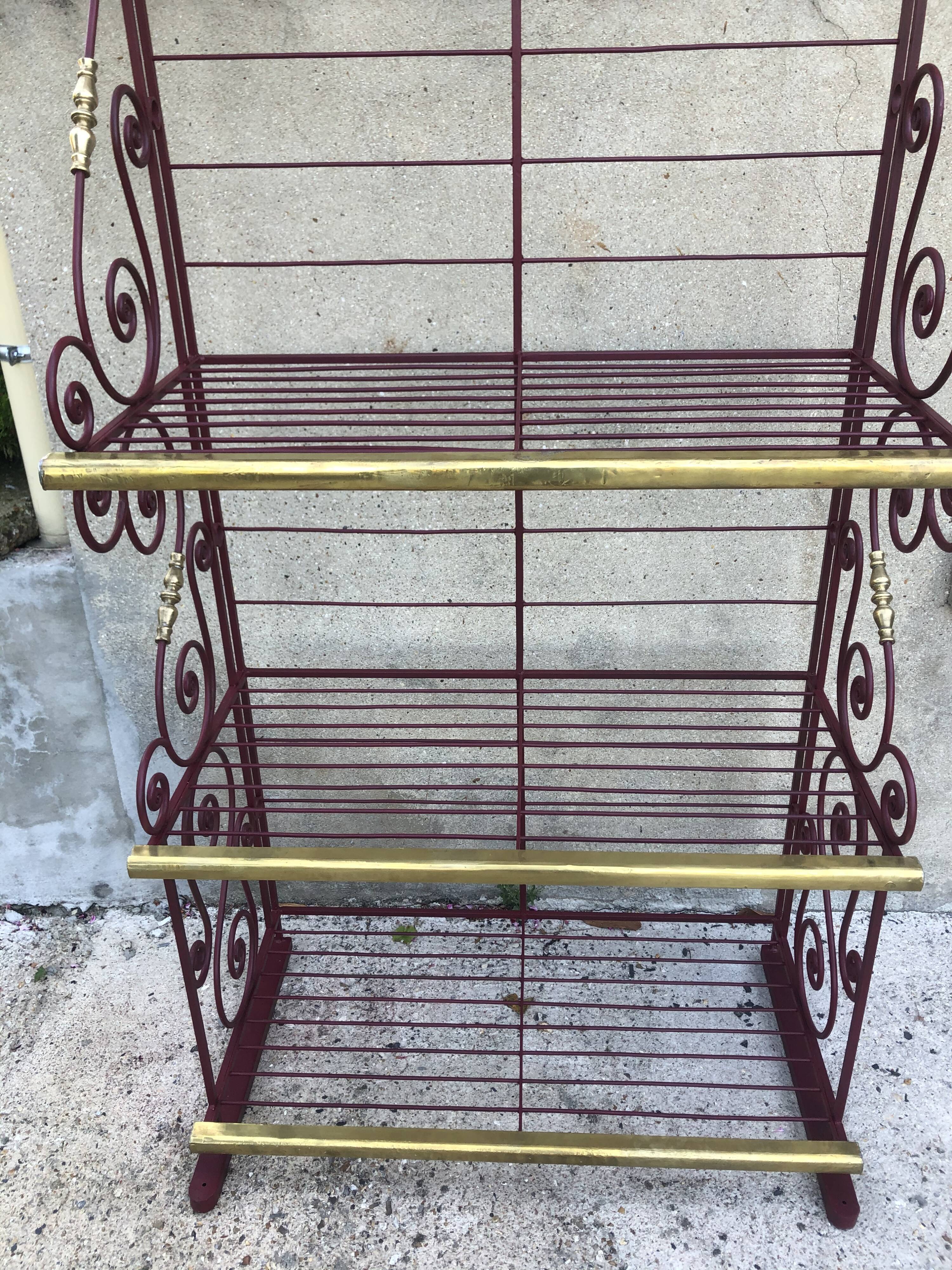 Old baker's grid, dating back to the early 20th century, made of wrought iron and brass