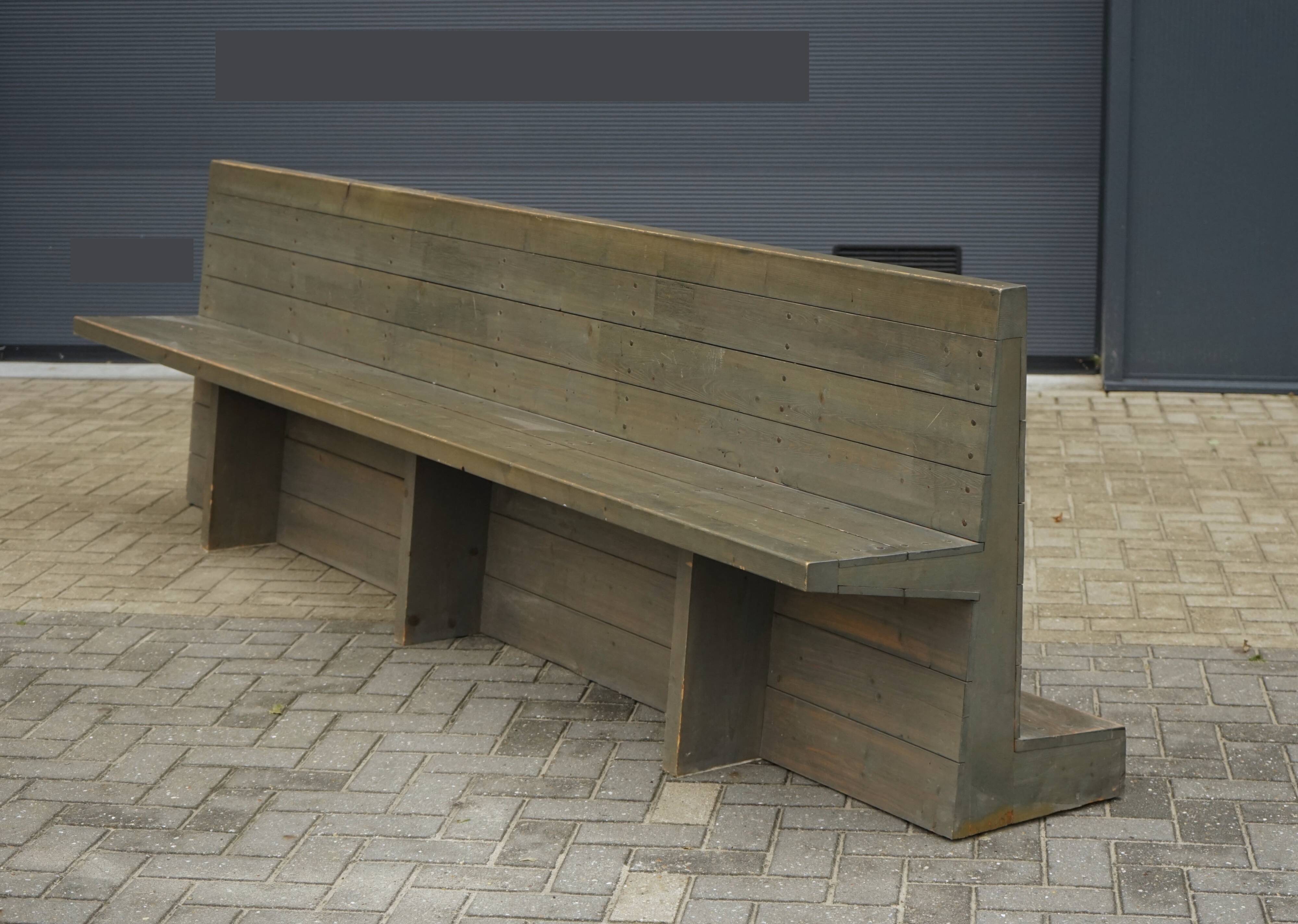 Banc d'École Bossche par Dom Hans van der Laan, 1964