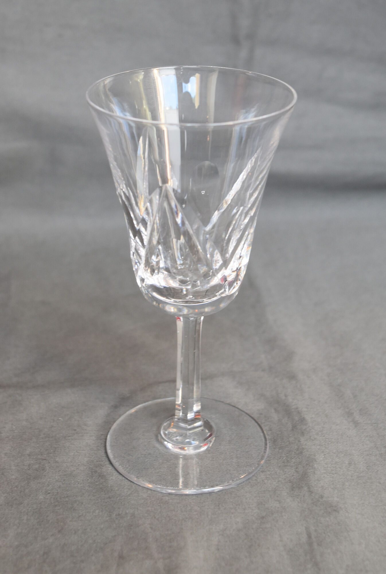 10 verres a vin en cristal taillé, Saint louis