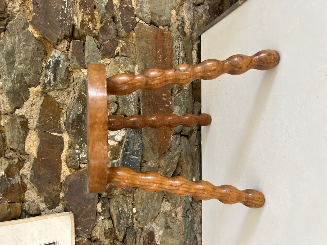 Tabouret de ferme tripode en bois