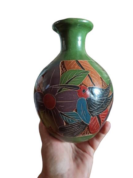 Ceramic vase – Traditional craftsmanship of Costa Rica